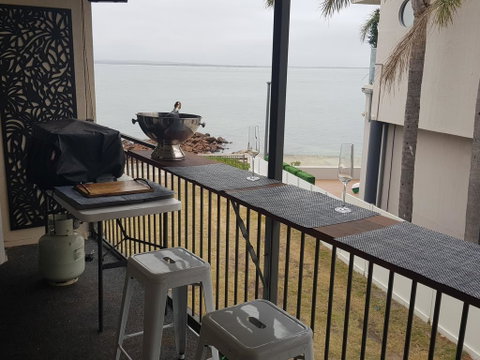 Waterfront 2 Bed Luxury Apartment In Corlette, Port Stephens - Sleeps 4 - Sydney Tourism 3
