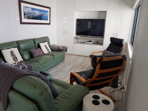 Waterfront 2 Bed Luxury Apartment In Corlette, Port Stephens - Sleeps 4 - Sydney Tourism 1