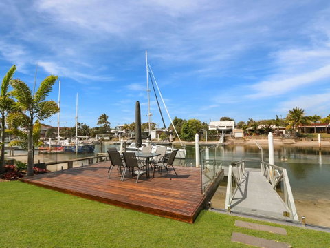 WATERFRONT HOME BORDERING MOOLOOLABA - Sydney Tourism 1
