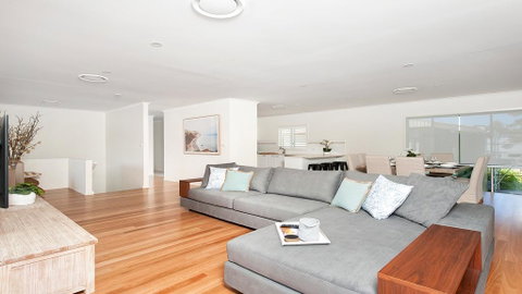 Waterfront Serenity - Luxury Home With Grand Views - Sydney Tourism 1