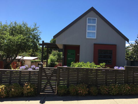 Daydream Cottage - Sydney Tourism 9