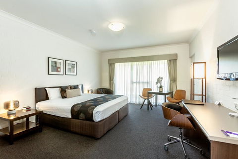 Blazing Stump Motel & Suites - Sydney Tourism 0