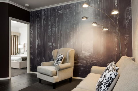 Blazing Stump Motel & Suites - Sydney Tourism 7