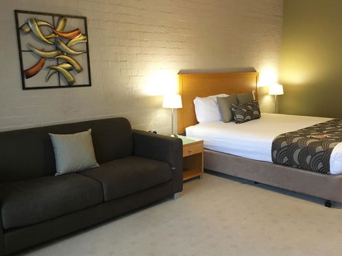 Blazing Stump Motel & Suites - Sydney Tourism 13