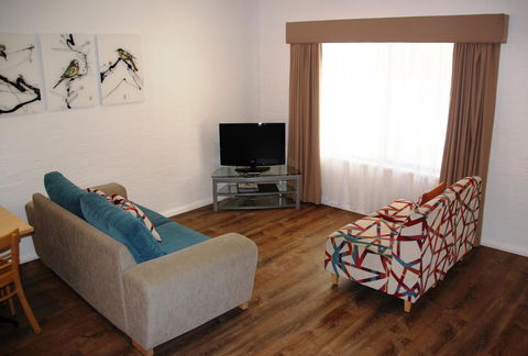 Blazing Stump Motel & Suites - Sydney Tourism 29