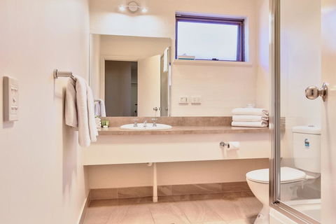 Blazing Stump Motel & Suites - Sydney Tourism 5