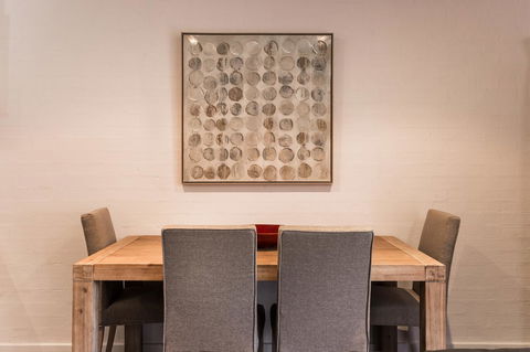 Blazing Stump Motel & Suites - Sydney Tourism 32