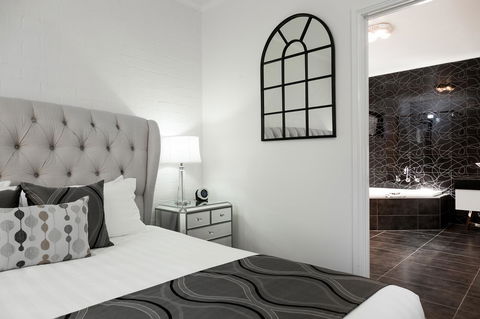 Blazing Stump Motel & Suites - Sydney Tourism 25