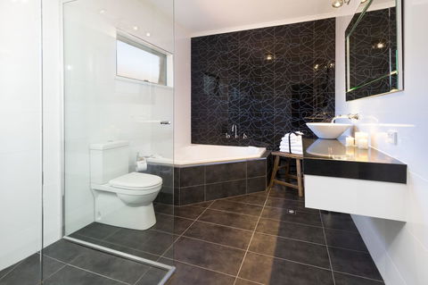 Blazing Stump Motel & Suites - Sydney Tourism 42