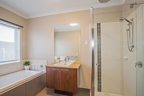 Nautical Rise Torquay - Sydney Tourism 20