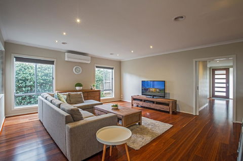 Nautical Rise Torquay - Sydney Tourism 0