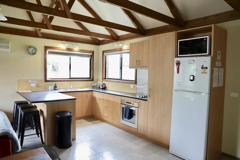 Red Ceder Cottage - Great Ocean Road - Port Campbell - Sydney Tourism 11