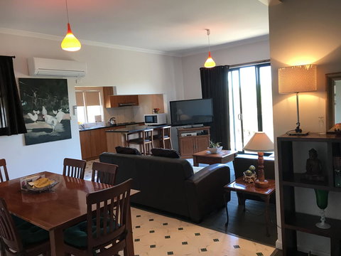 Hillâ€™s Creek Holiday Home - Sydney Tourism 8