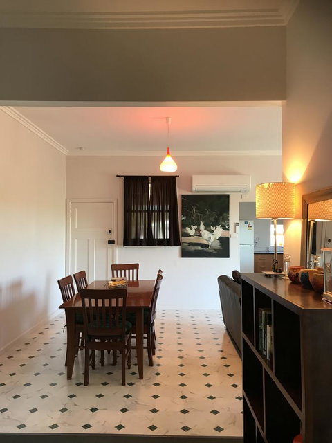 Hillâ€™s Creek Holiday Home - Sydney Tourism 9