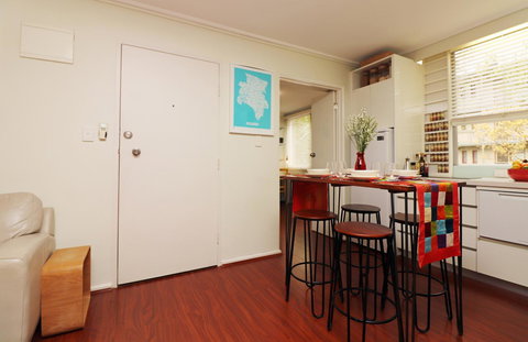 Colour Pop Fitzroy - 3 Bedroom Pet Friendly - Sydney Tourism 21