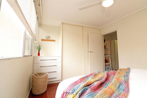 Colour Pop Fitzroy - 3 Bedroom Pet Friendly - Sydney Tourism 12