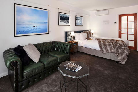 Daylesford Art Motel - Sydney Tourism 9