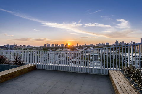 Oaks Melbourne South Yarra Suites - Sydney Tourism 6