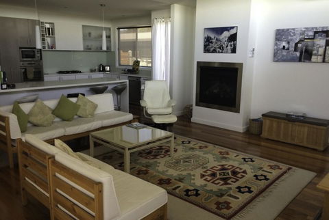 19 Glen Eagles Close - Sydney Tourism 2