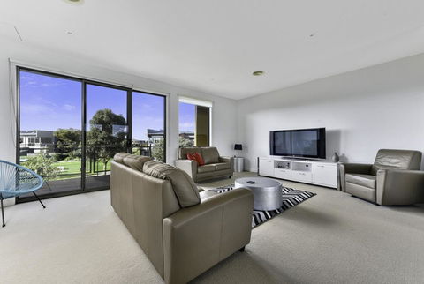 Torquay Golf Retreats - Pool, Beach, Tennis, Golf - Sydney Tourism 0