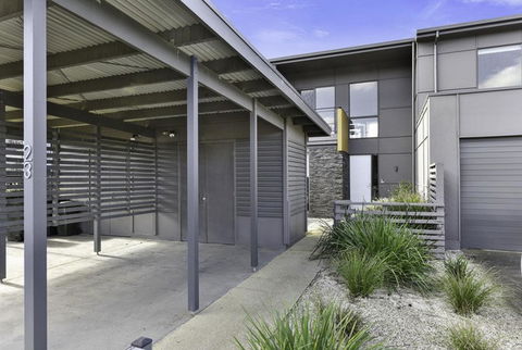 Torquay Golf Retreats - Pool, Beach, Tennis, Golf - Sydney Tourism 4