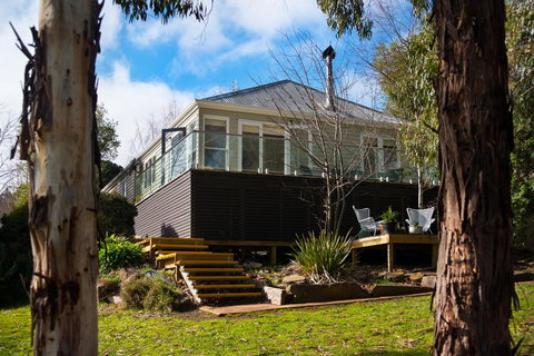 Lake Como Villa - Sydney Tourism 0