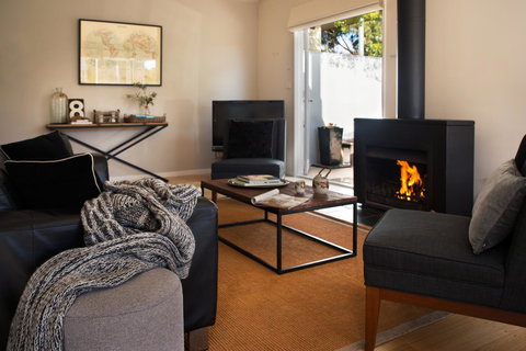 Lake Como Villa - Sydney Tourism 2