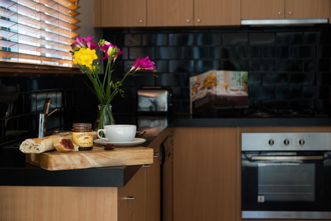 Lake Como Villa - Sydney Tourism 4