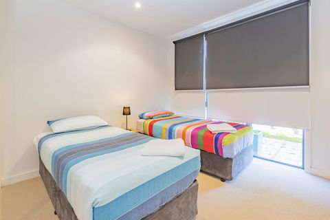 Stylish 3 Bedroom Townhouse - Free Parking - Sydney Tourism 8
