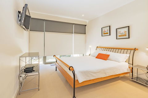 Stylish 3 Bedroom Townhouse - Free Parking - Sydney Tourism 19