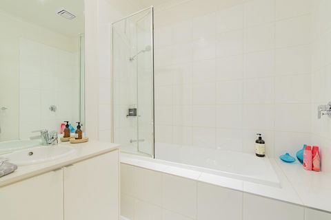 Stylish 3 Bedroom Townhouse - Free Parking - Sydney Tourism 23