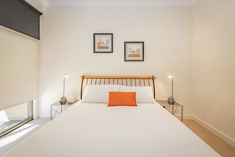 Stylish 3 Bedroom Townhouse - Free Parking - Sydney Tourism 6