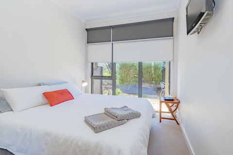 Stylish 3 Bedroom Townhouse - Free Parking - Sydney Tourism 7