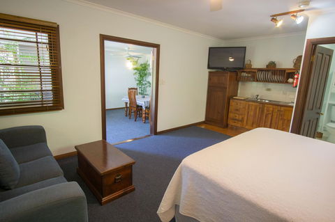 Debbie\'s Place - Sydney Tourism 42