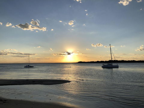 Bribie Island Hotel - Sydney Tourism 8