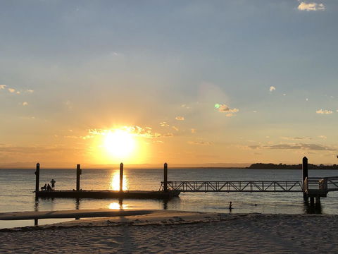Bribie Island Hotel - Sydney Tourism 0