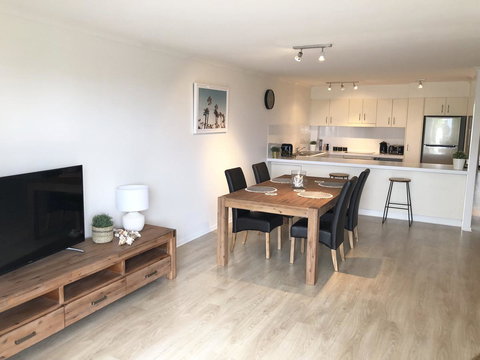 Sunshine Beach Luxe Apartment - Sydney Tourism 4