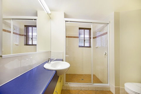 Whale Watch Ocean Beach Resort - Sydney Tourism 5