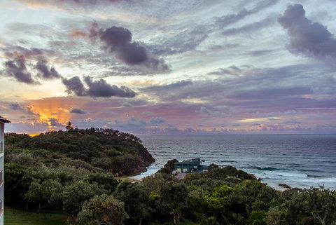 Whale Watch Ocean Beach Resort - Sydney Tourism 4