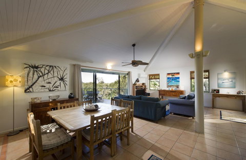 The Retreat Beach Houses - Sydney Tourism 4