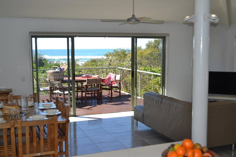 The Retreat Beach Houses - Sydney Tourism 7