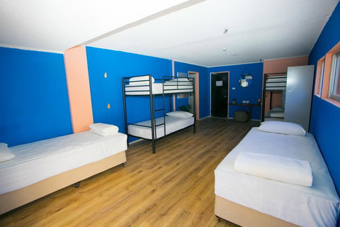 Rainbow Bay Backpackers - Sydney Tourism 13
