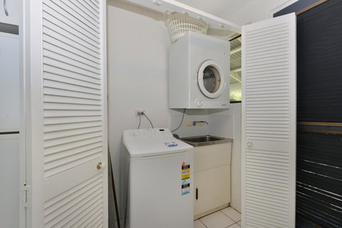 Seascape Holidays At Beachfront Terraces - Sydney Tourism 16