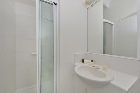 Seascape Holidays At Beachfront Terraces - Sydney Tourism 7