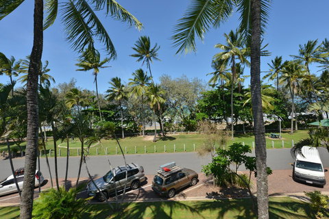 Seascape Holidays At Beachfront Terraces - Sydney Tourism 28