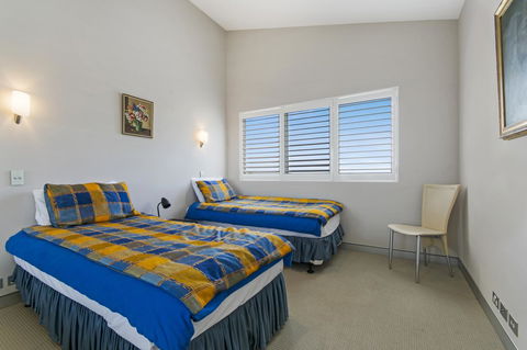 Redvue Holiday Apartments - Sydney Tourism 22
