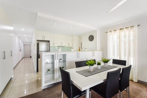 Redvue Holiday Apartments - Sydney Tourism 4