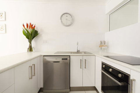 The White House Port Douglas - Sydney Tourism 10