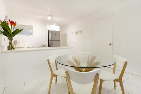 The White House Port Douglas - Sydney Tourism 13