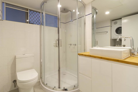 The White House Port Douglas - Sydney Tourism 4